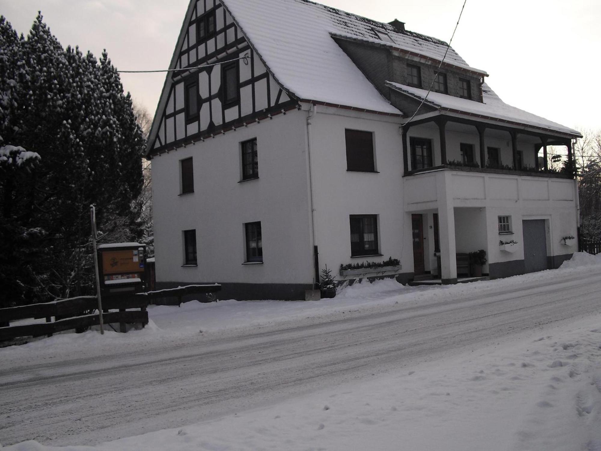 Cosy Apartment In Menkhausen Near The Ski Area Schmallenberg Exteriör bild